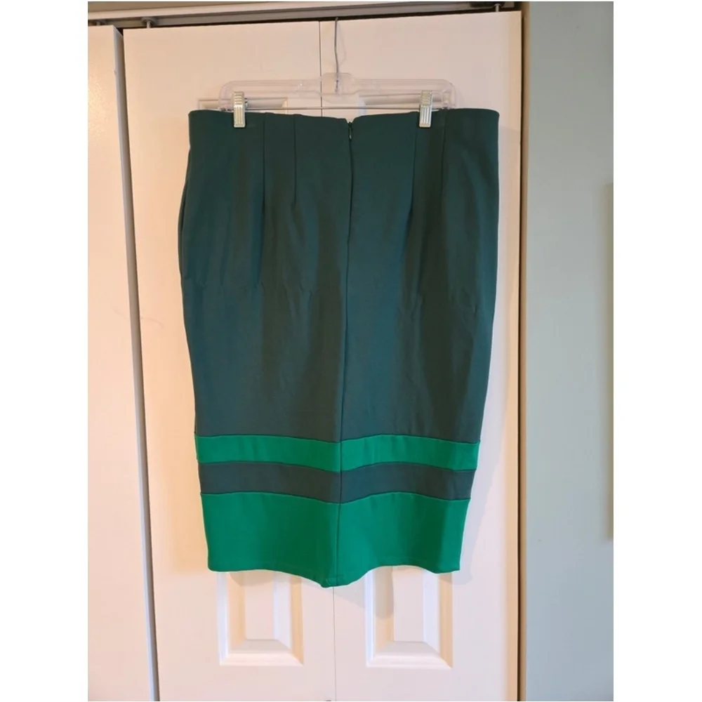 Eloquii Two-Tone Green Pencil Skirt - Picture 4 of 5